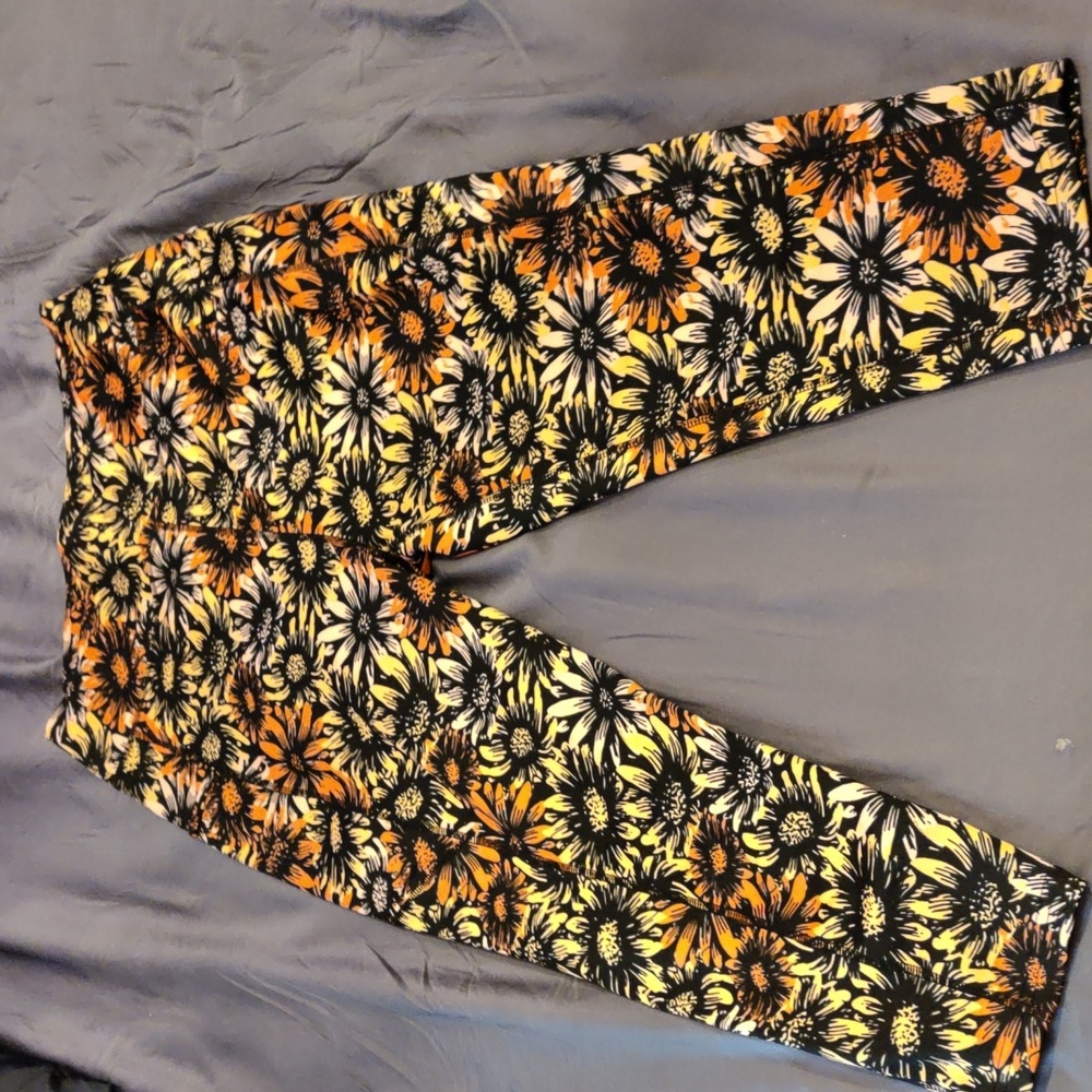 Popfit size XL Capri leggings with side pockets